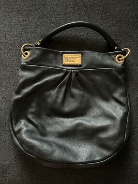 Marc by Marc Jacobs The Classic Q Hillier Hobo Textured-Leather Shoulder Bag